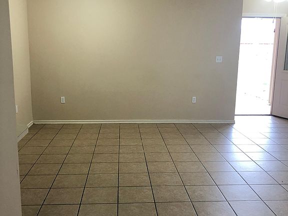 5th image of 303 N Chicago Ave APT A
