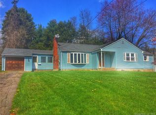 108 Sunset St, Windsor Locks, CT 06096