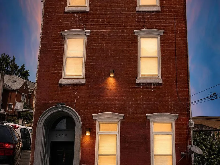 1729 W Master St #B — Photo 1