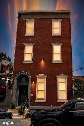 1729 W Master St #A Photo 1