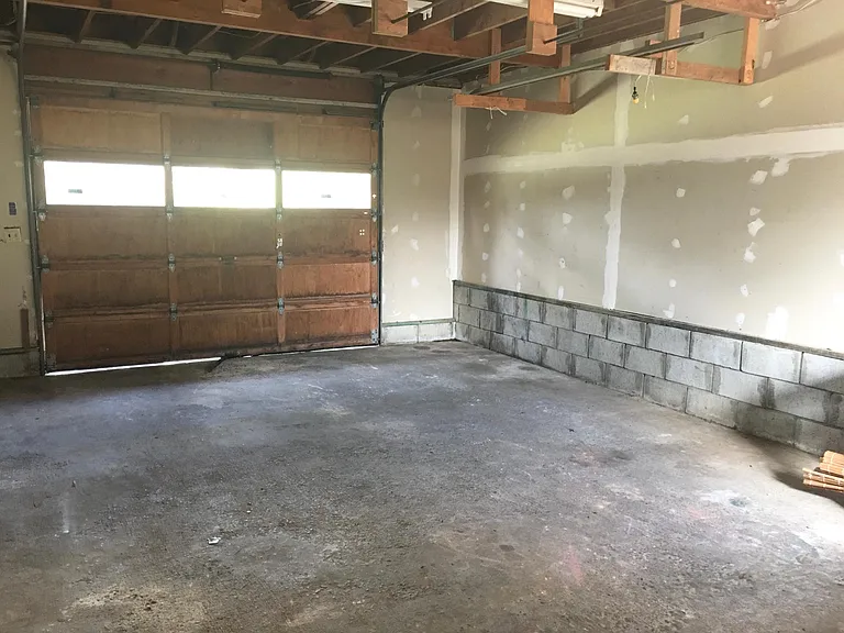 1 Car garage.
