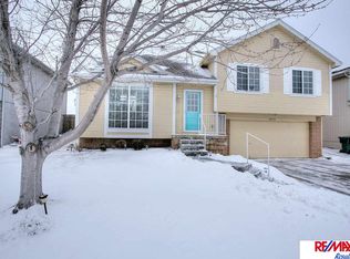 18686 T St, Omaha, NE 68135