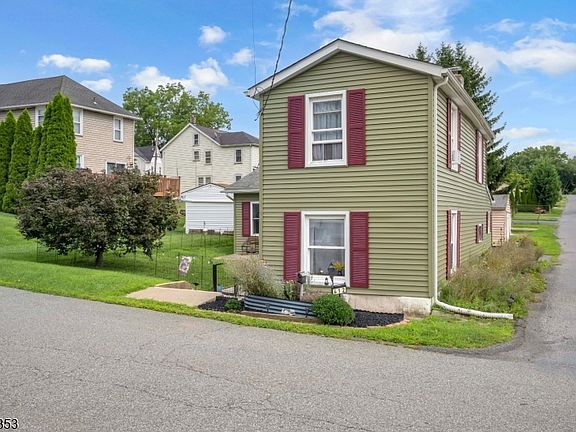 3rd image of 412 Pursel St