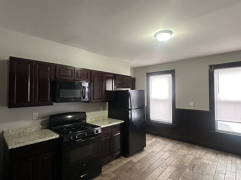 624 Dixwell Ave #1 — Photo 2