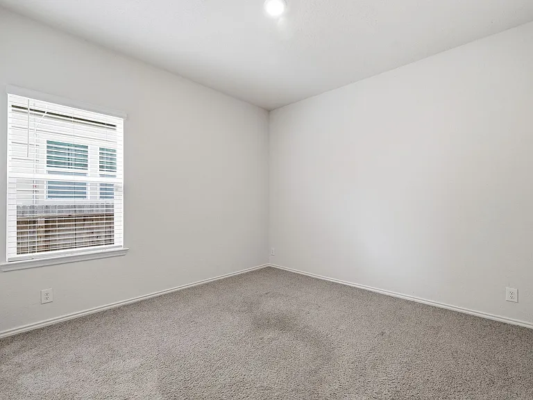 6630 Greensleeves — Photo 12