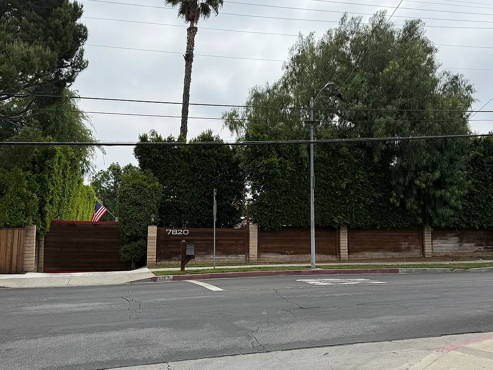 7820 Ventura Canyon Ave
