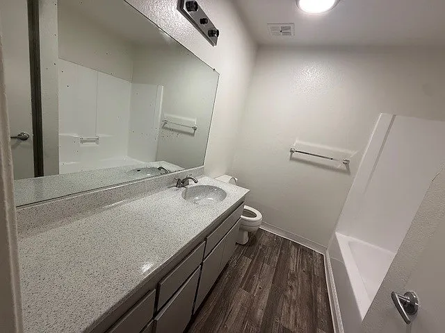 Yucca Apartments — Photo 7