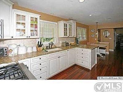 Kitchen and breakfast nook