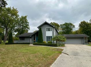 859 Foxboro Rd, Saginaw, MI 48638