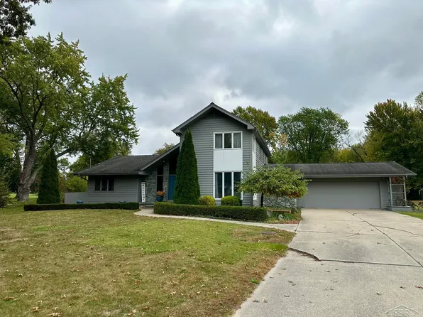 859 Foxboro Rd, Saginaw, MI 48638