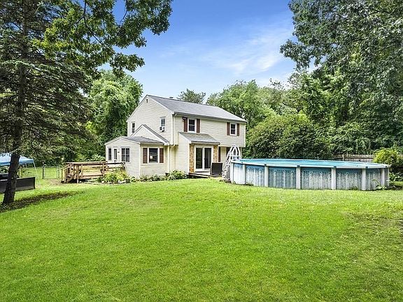 3rd image of 20 Hillwood Ave
