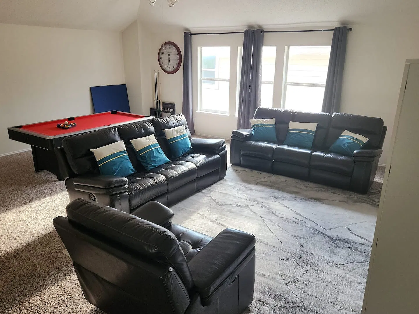4 bed, 2.5 bath, 2738 sqft, $3,950 — Photo 4
