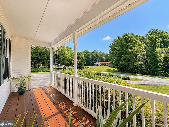 4th image of 1154 Amber Way