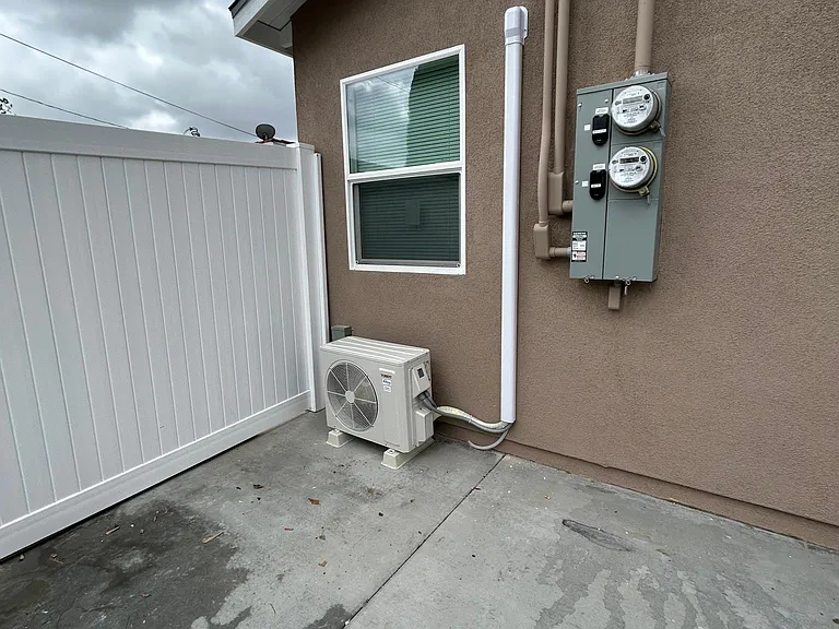 760 N Olive St #B — Photo 3