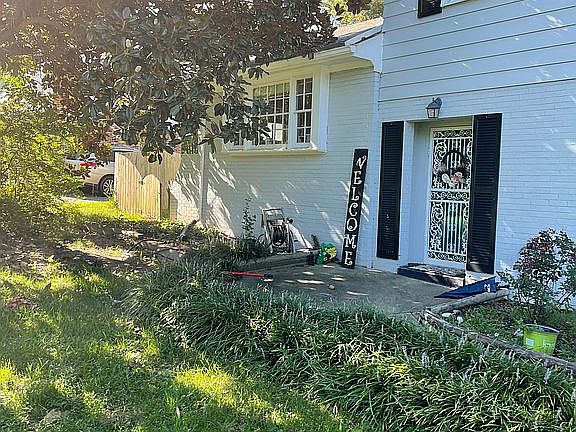3rd image of 9307 Wyndhurst Dr
