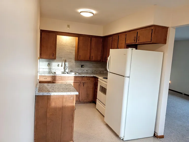 513 13th St E #3 — Photo 11