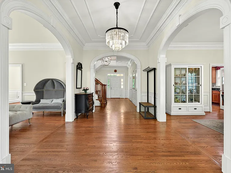 9860 Palace Green Way — Photo 4