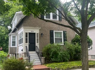 125 Muir Rd, Grosse Pointe Farms, MI 48236