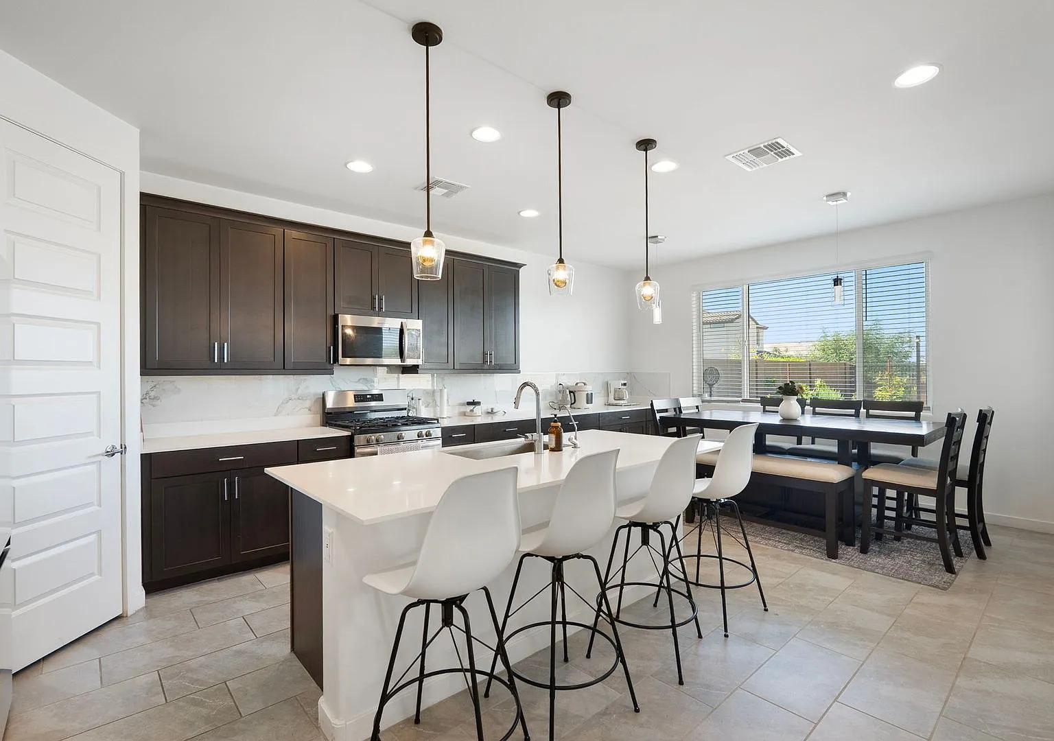 Brand-New 5BD/3BA Home in San Tan Valley | 2,671 SqFt | Available Now — Photo 4