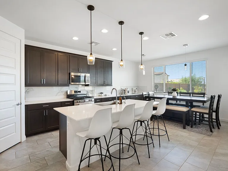 3110 E Hayfield Way — Photo 4