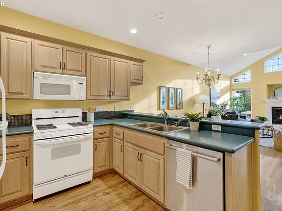 5th image of 4714 SW 2nd Ct