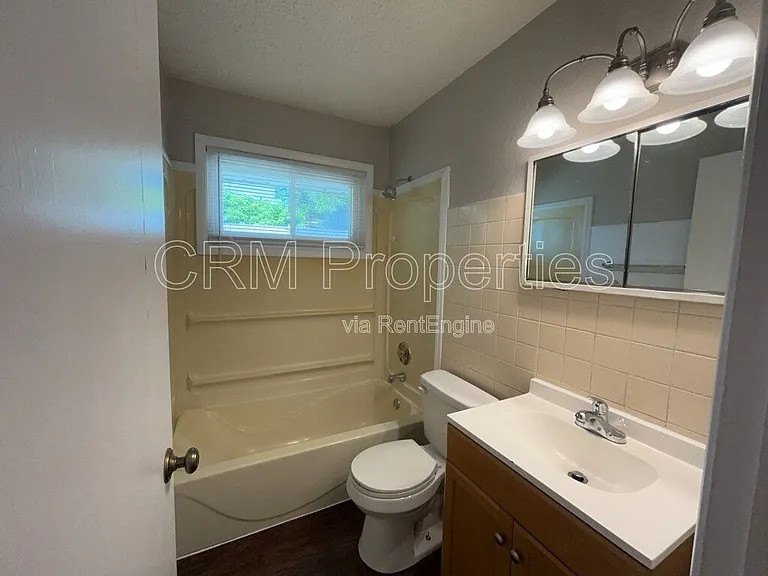 900 Miami Blvd — Photo 19