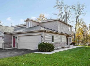 1501 Arctic Ct, Suamico, WI 54173