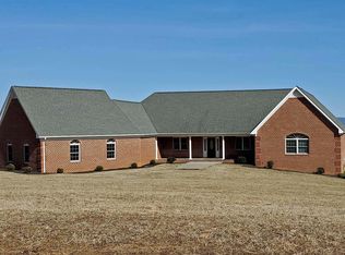 226 Foxfield Dr, Staunton, VA 24401