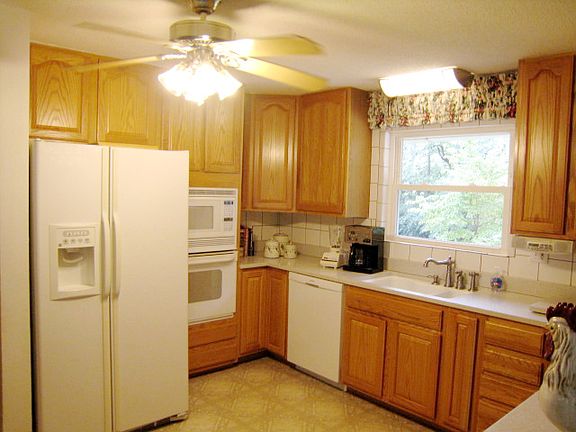 2nd image of 106 Graeser Acres St
