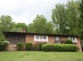 5590 Shawnee Dr, Huntington, WV 25705