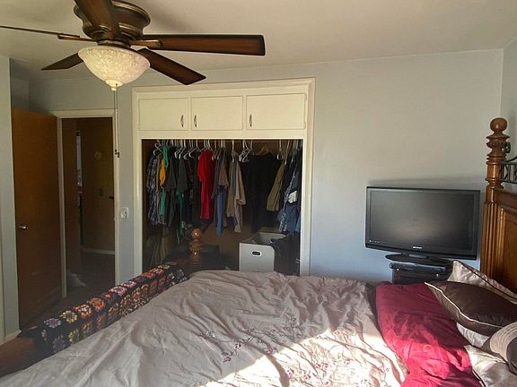 2nd image of 211 E Lauff Ave