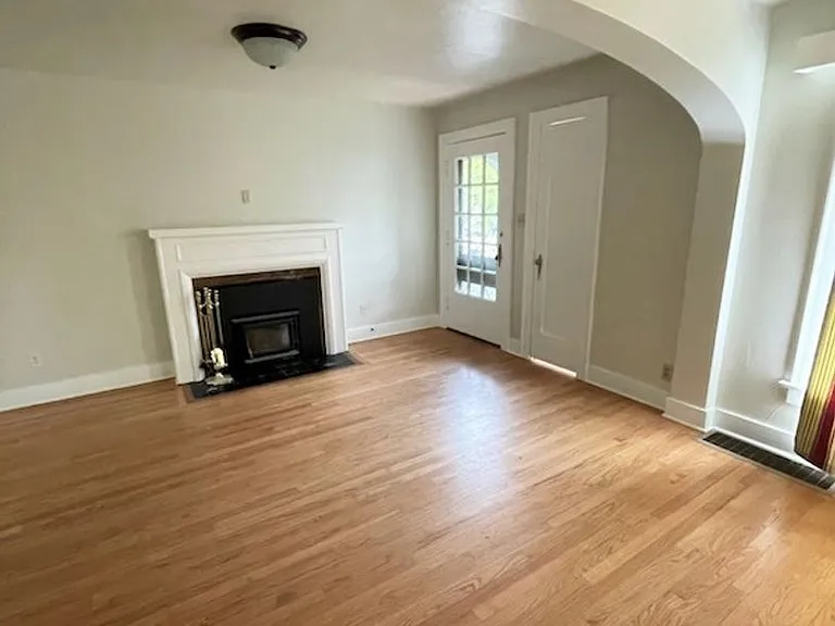 1455 NW Harrison Blvd — Photo 3