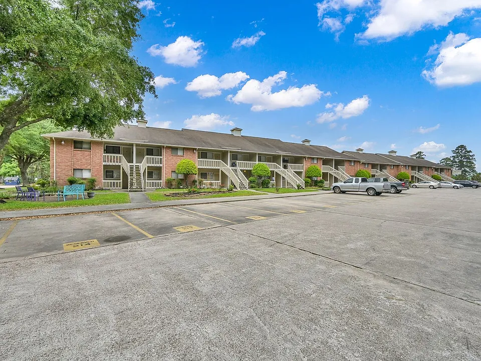 Lakeview Point Apartments