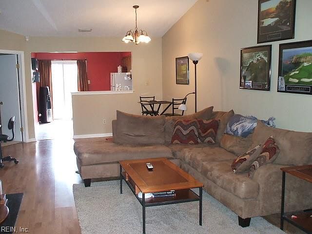 1st image of 335 Brisa Dr