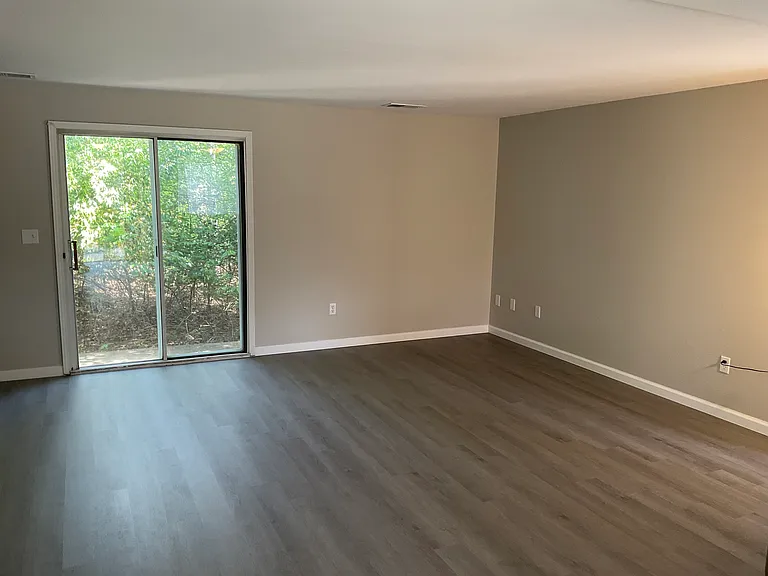 378 Cottonwood Ct — Photo 6