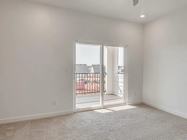 4200 NW 180th Ter — Photo 25
