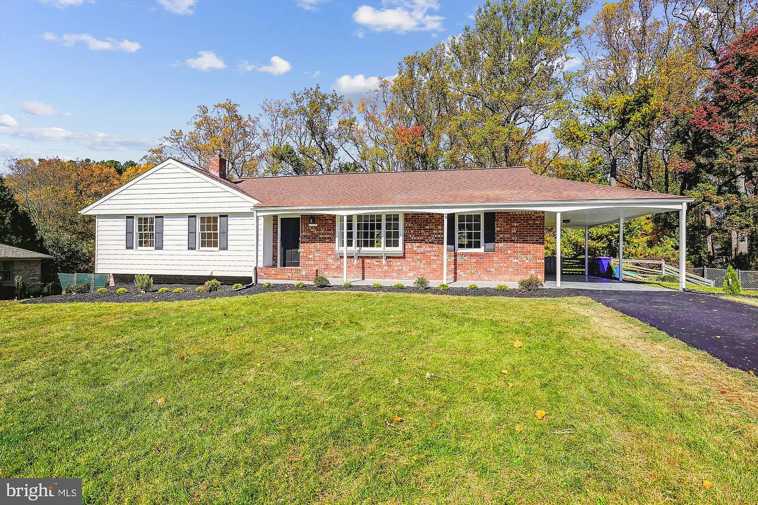 17704 Prince Edward Dr photo 1