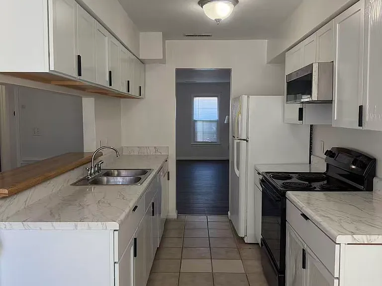 4905 Windbrooke Ct — Photo 7