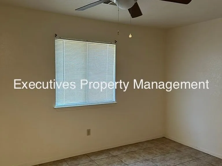 322 Pamela Ct — Photo 8