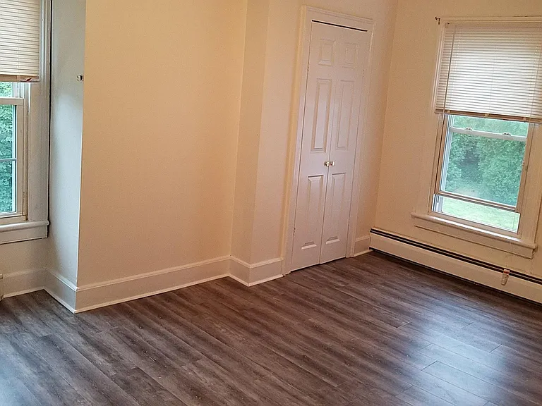 409 W Lincoln Ave — Photo 16