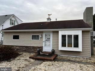 262 W 7th St, Ship Bottom, NJ 08008