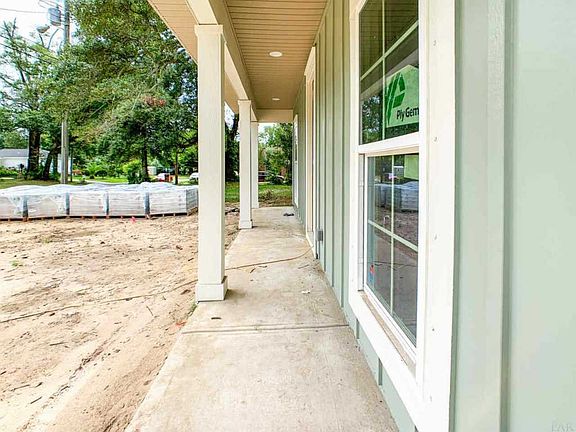 4th image of 1819 N 8th Ave