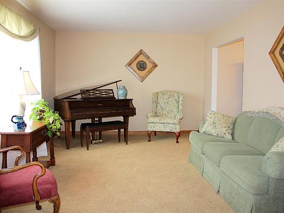 2nd image of 337 Pedretti Ave