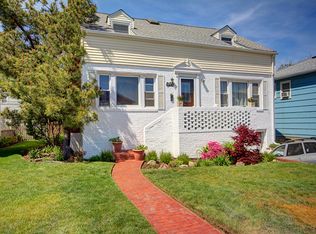 557 W Penn St, Long Beach, NY 11561