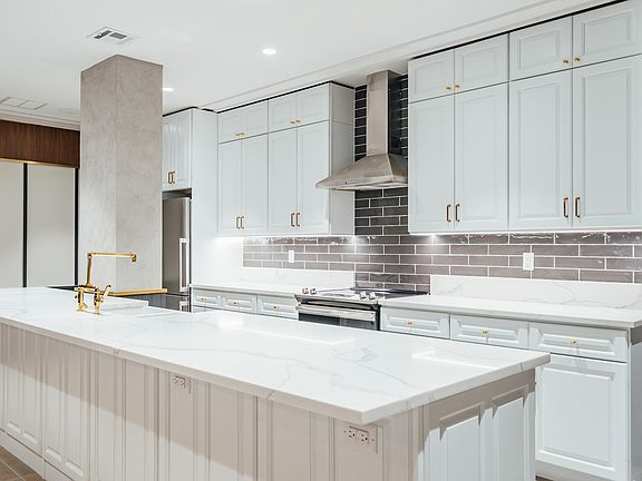 3rd image of 115 Stanwix St #756
