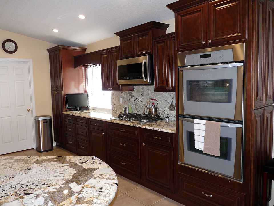 1st image of 202 Verbena St
