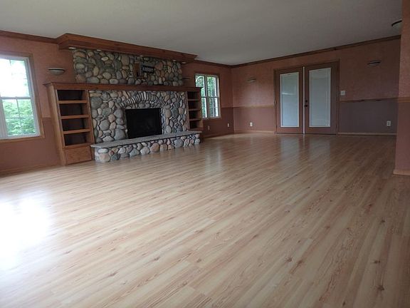 4th image of 17781 Hazel Green Way