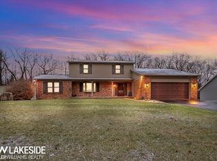 9540 Ridge Top Trl, Clarkston, MI 48348