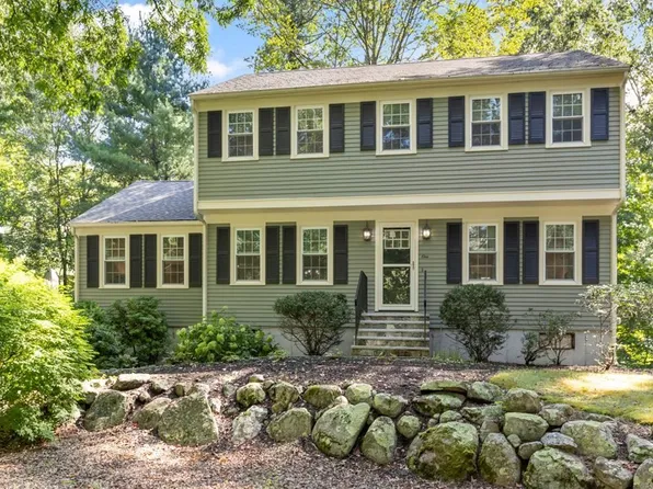 1 Galahad Way, North Easton, MA 02356