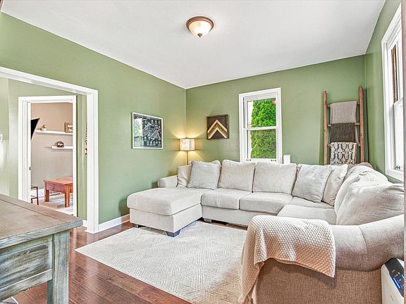 2nd image of 284 Winona St E